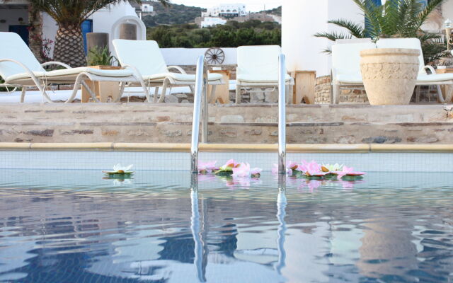 Blue Dolphin Antiparos Villas and Suites