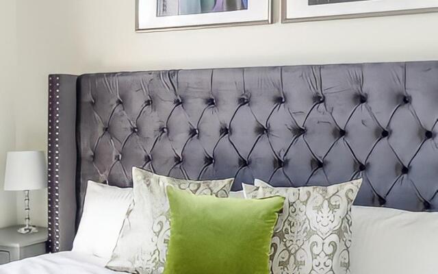 Rideau 2Br Signature Apartment Free Parking