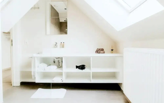 Luxury Holiday Home in Zwevezele