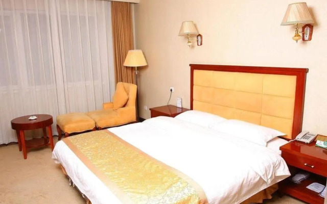 Ground Oriental Hotel