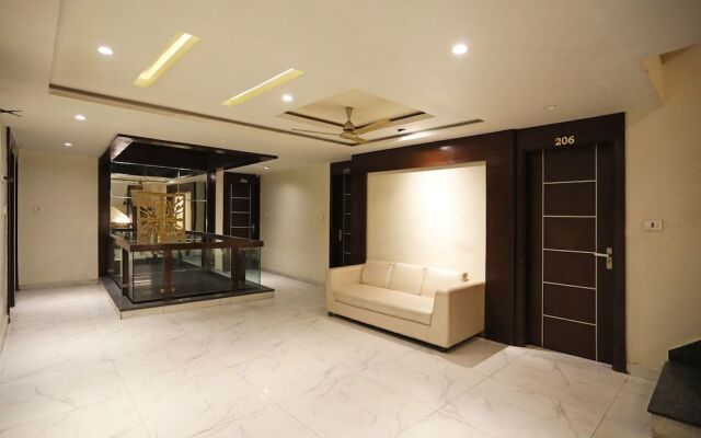 OYO 10277 Hotel Delux Golden