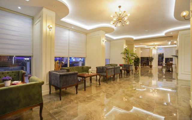 Aurasia SeaSide Hotel