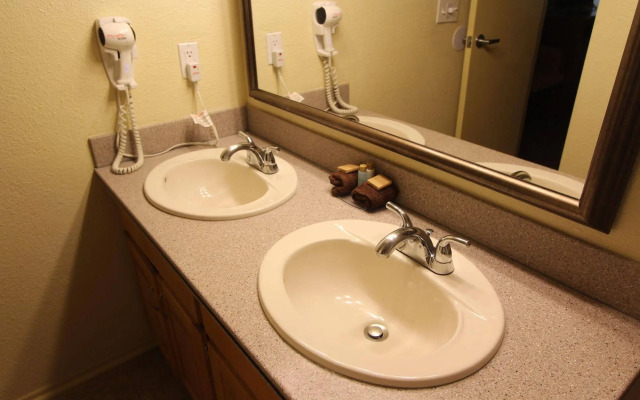 Crown Point Resort