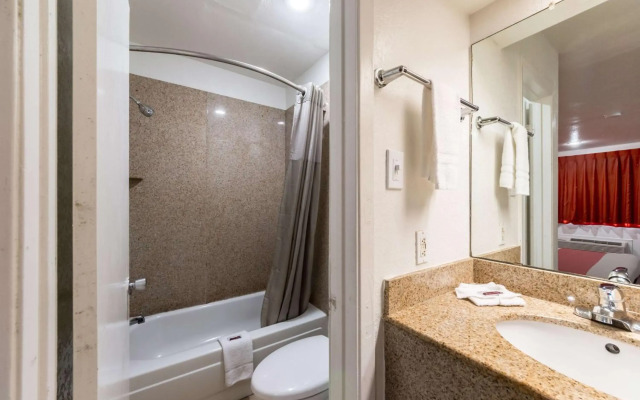 Motel 6 San Antonio, Tx - Frost Bank Center
