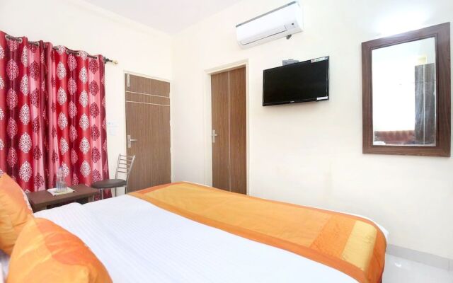 OYO 10891 Hotel Starwood