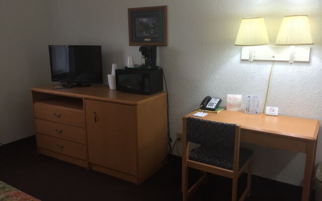 Americas Best Value Inn Grand Forks