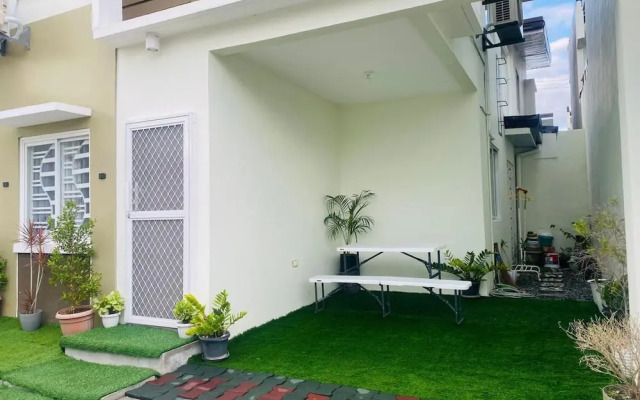Whole House in San Fernando