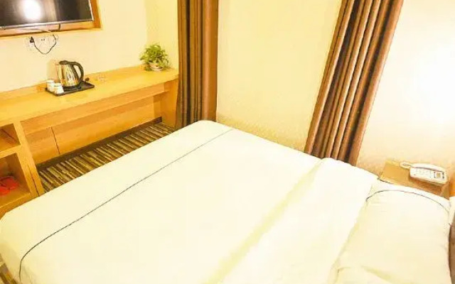 Kaiyue Hotel (Wuhan Vanke Emerald Binjiang)