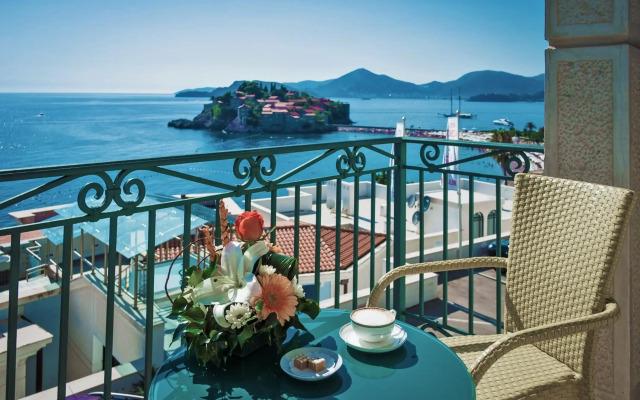 Hotel Azimut