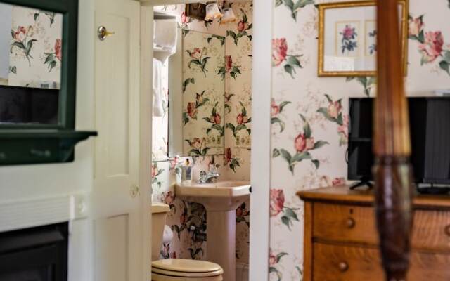 The Rugosa Guest House