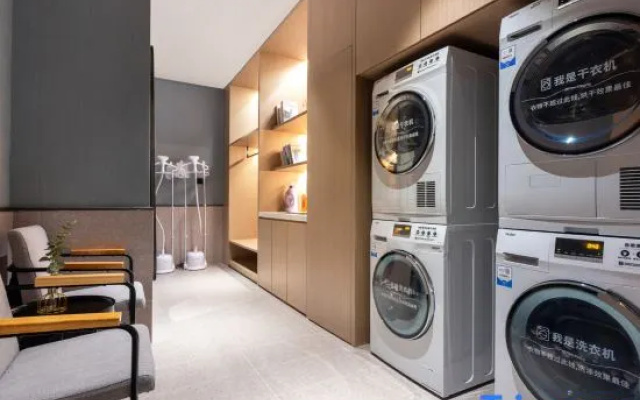Country Inn &Suites by Radisson,Chongqing Jiefangbei Central Pedestrian Street Hongyadong – Guest Rooms – Chongqing