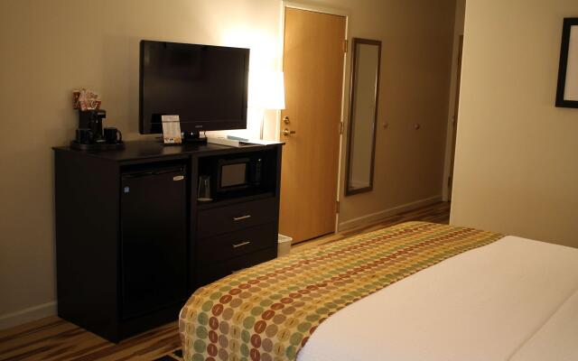 Best Western Plus Des Moines West Inn & Suites