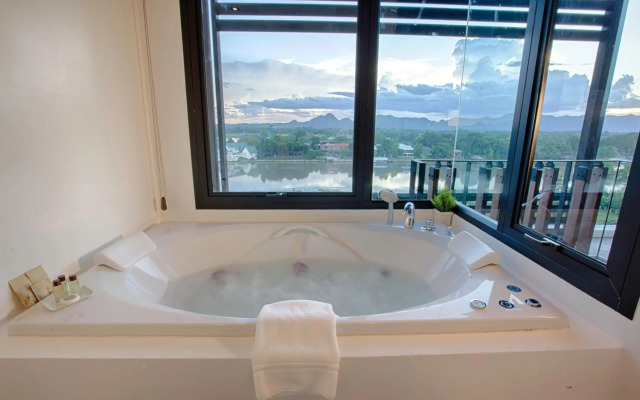Natee The Riverfront Hotel Kanchanaburi