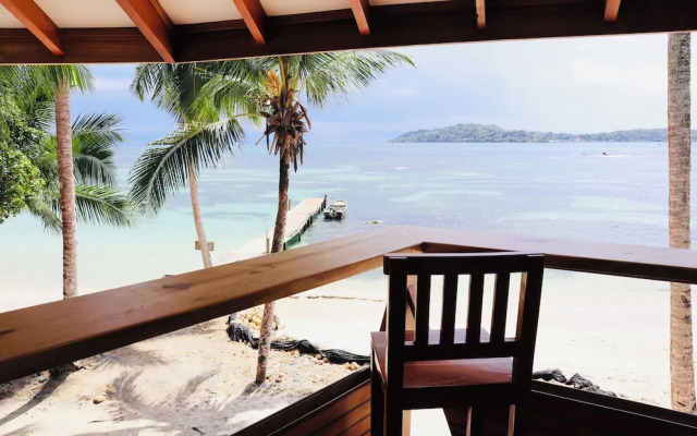 Bocas Beachfront Lodge