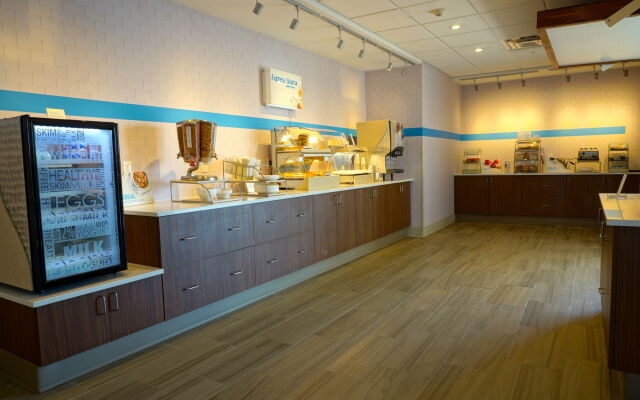 Holiday Inn Express & Suites Omaha - Millard Area by IHG