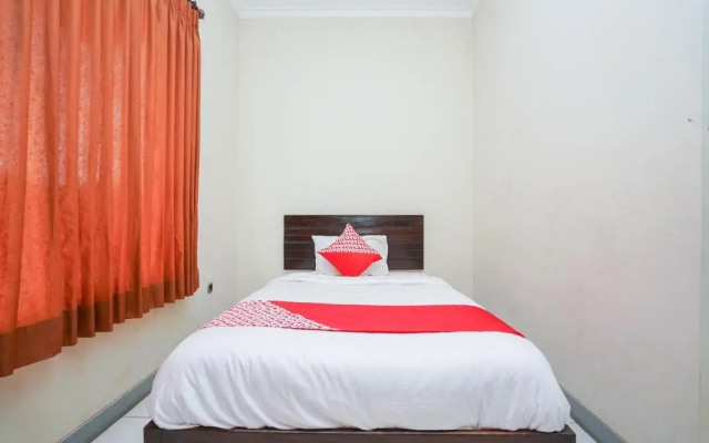 OYO 1430 Hotel Ratna Syariah