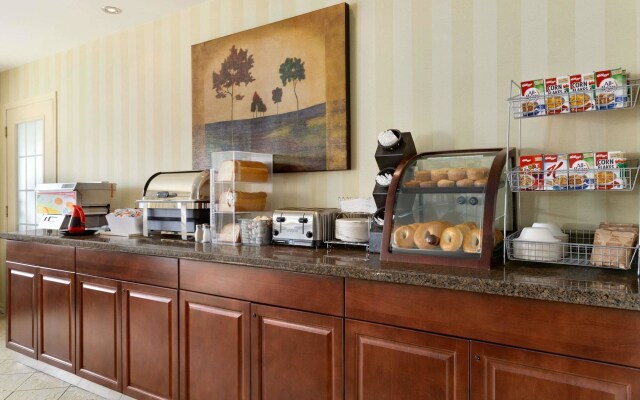 Travelodge by Wyndham Simcoe