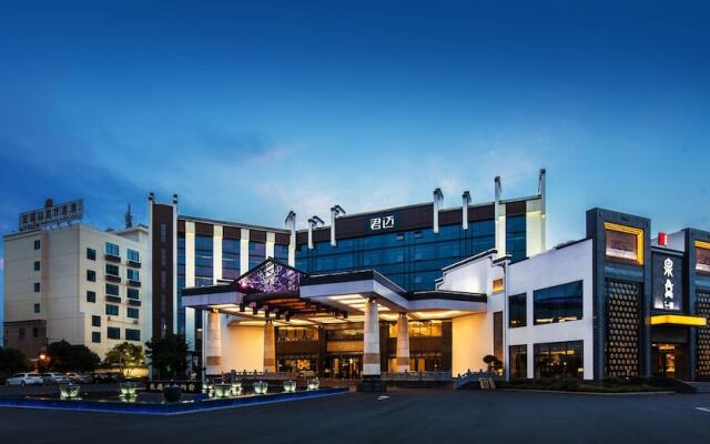 Media Tourism And Business