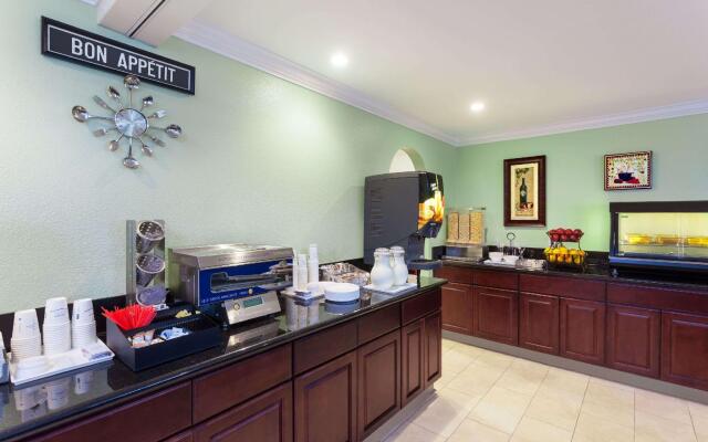 Travelodge Orange County Airport Costa Mesa