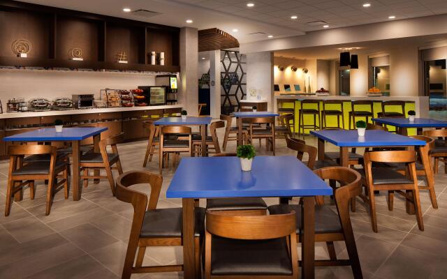 GLō Best Western Kanata Ottawa West