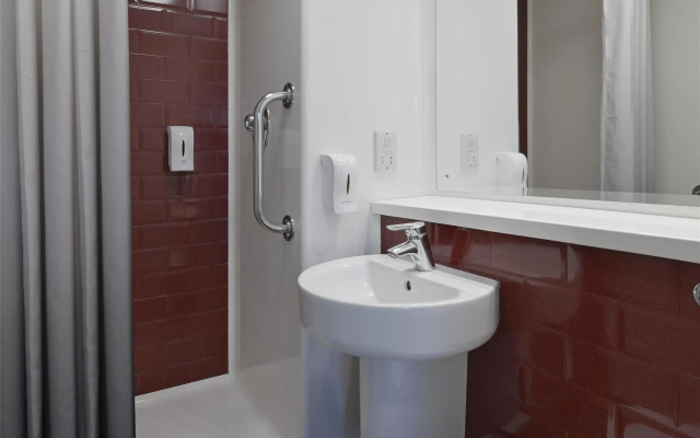Travelodge Newbury London Road