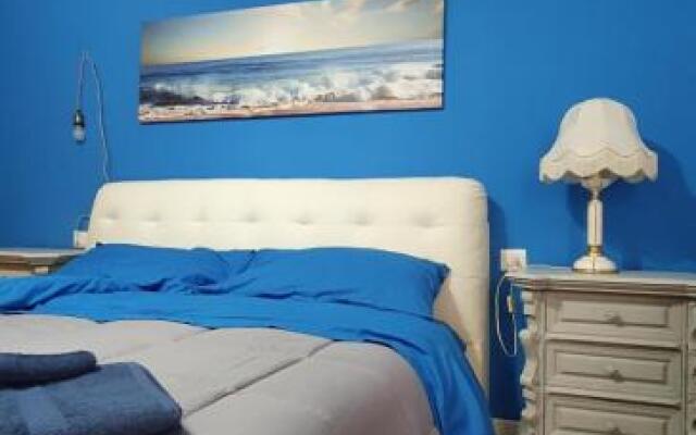 2 bed flat Centre & Stadio free parking