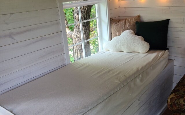 The Treetop Hideaways at Ruby Falls