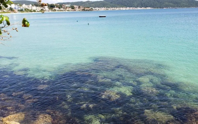 apartamento a 15 metros do mar de bombinhas