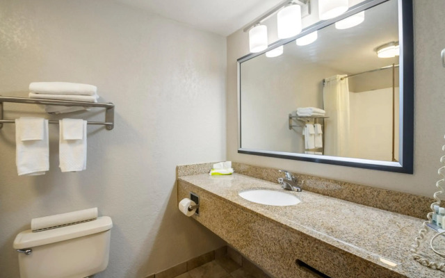 Quality Suites Hickory South