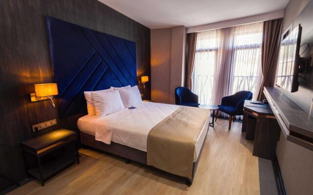 West Door Hotel