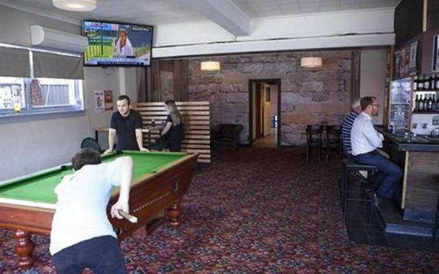 The Waratah Hotel