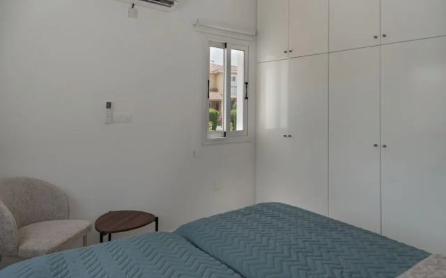 Phaedrus Living Olga Residence
