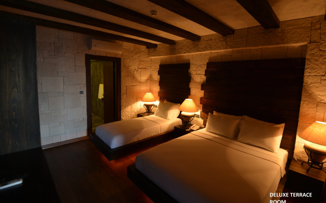 Manaspark Deluxe Hotel
