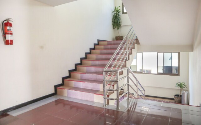 OYO 747 Suwanna Hotel