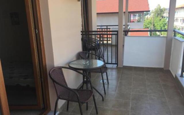 Dimitra's Apartments