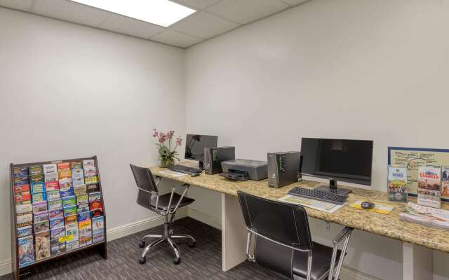 La Quinta Inn & Suites by Wyndham Visalia/Sequoia Gateway
