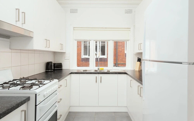 Newly Renovated Apt Close to CBD Unit 1