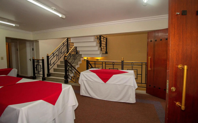 Trevi Hotel & Business