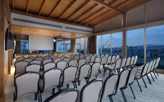 DoubleTree by Hilton Hotel Istanbul - Tuzla