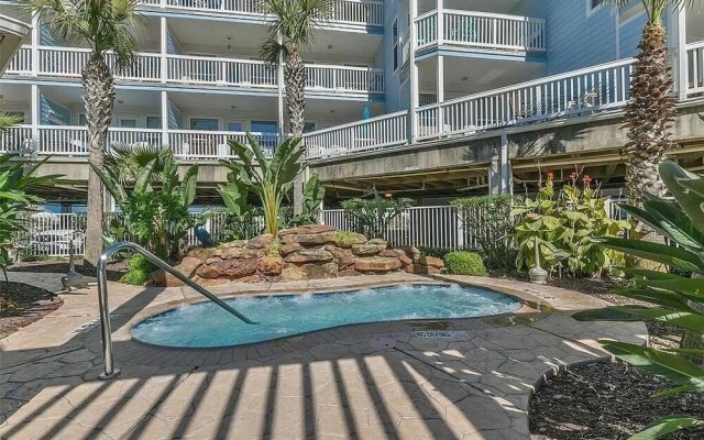 Seascape 1111 2 Bedroom Condo by RedAwning