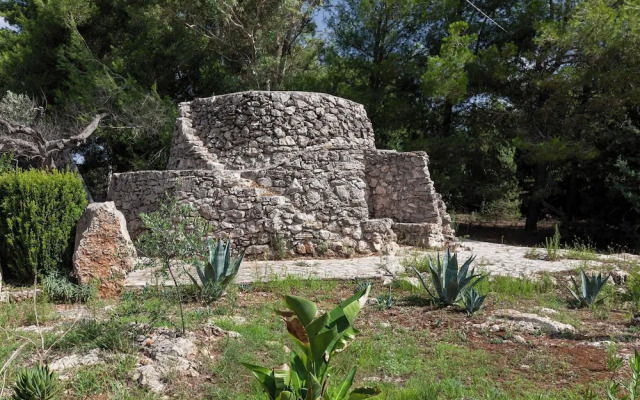 Villa Menhir with pool garden and tennis