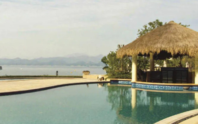 Greentown Island Lake Resort Hotel