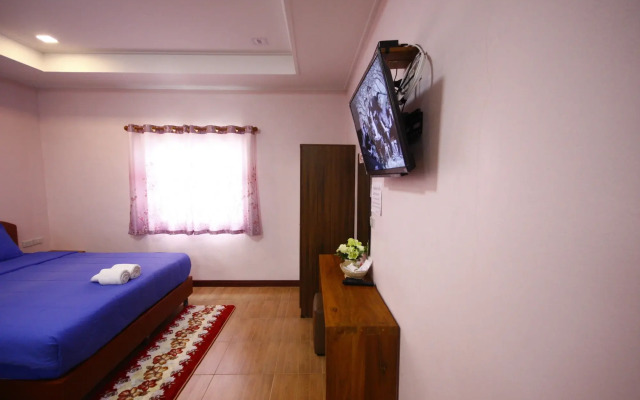 Hi Tech Resort