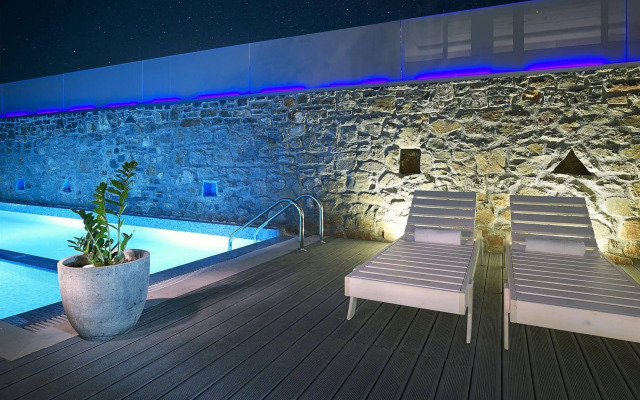 Mistral Bay Hotel