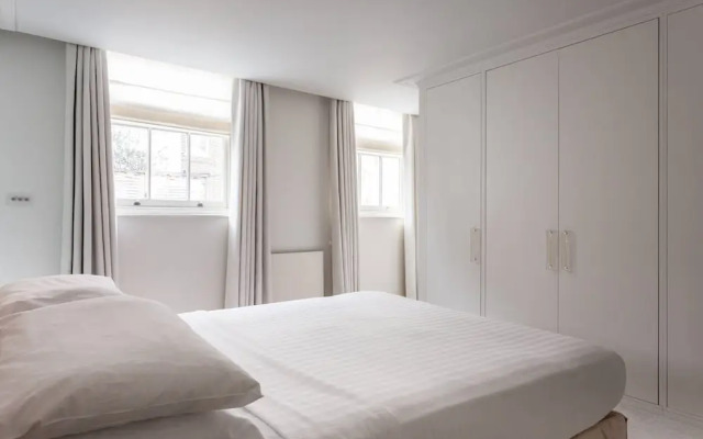 Eaton Mews South by Onefinestay