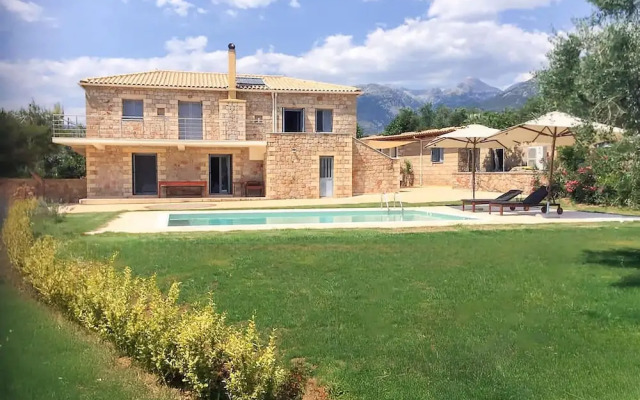 Villa Eleni - Private Pool Retreat Near Kardamili