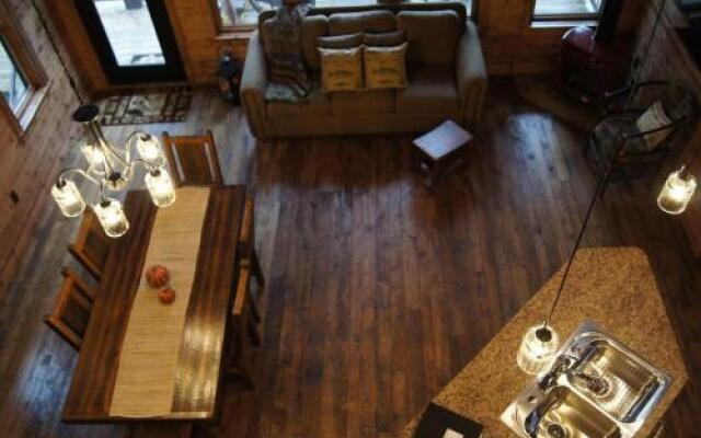 Crosslake Treetop Village