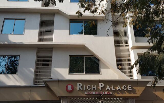 Hotel Rich Palace