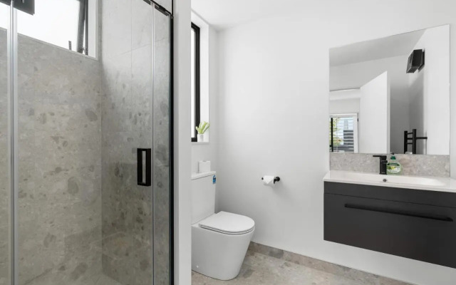 Deluxe Downtown Residence 3 Bed 3 Bath