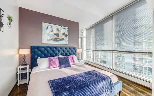 Luxury 2BR Condo - Downtown City Views